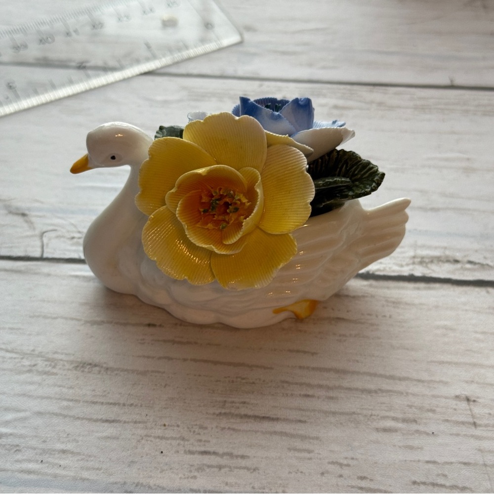 Stafford White Swan Porcelain Vase with Yellow and Blue Flowers